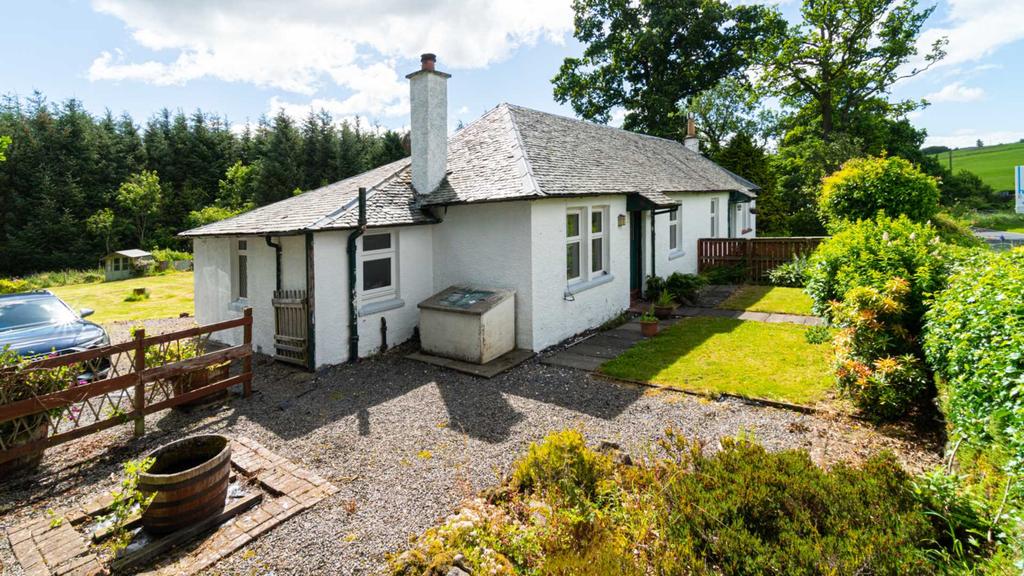 Duchal Estates, Kilmacolm 2 bed semi-detached house - £1,050 pcm (£242 pw)