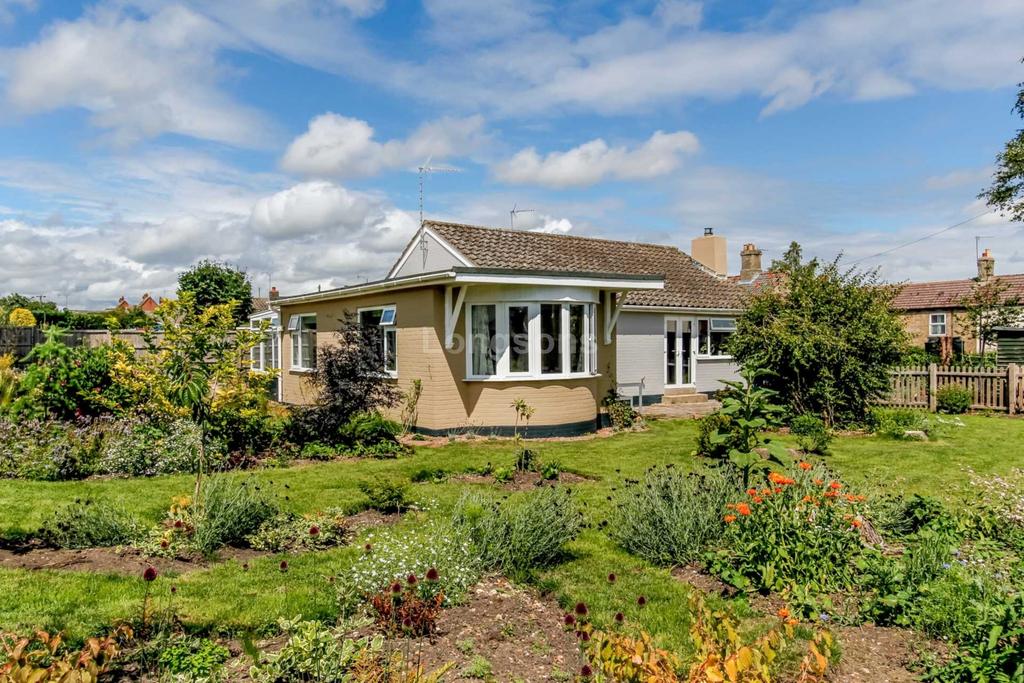 Marham Road, Fincham 3 bed detached bungalow £270,000