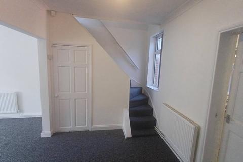 2 bedroom terraced house to rent, Alaska St, Hull, HU8