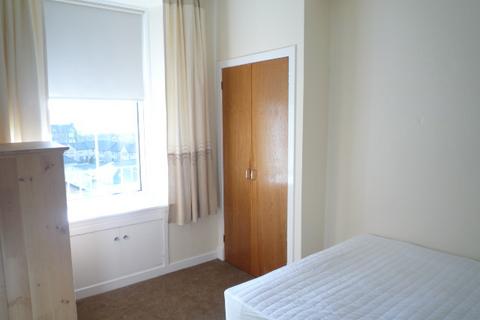 1 bedroom flat to rent, 1 Seafield Road, RHS, Flat 07