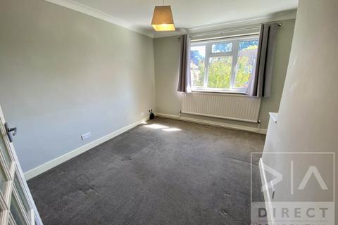 2 bedroom maisonette to rent, Hereford Close, Epsom KT18