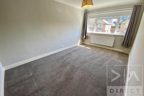 2 bedroom maisonette to rent, Hereford Close, Epsom KT18