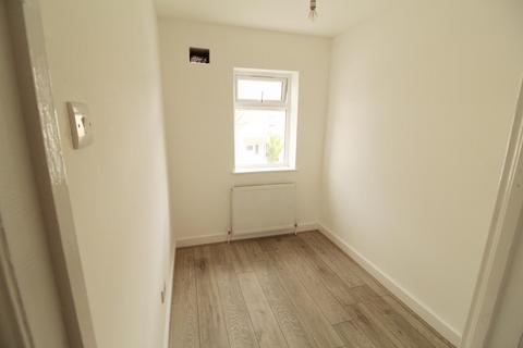 4 bedroom terraced house to rent, Sanderstead Road, Leyton, E10