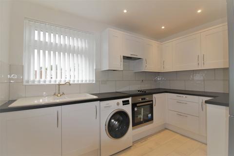 2 bedroom apartment to rent - Touchwood Hall Close, Solihull, B91