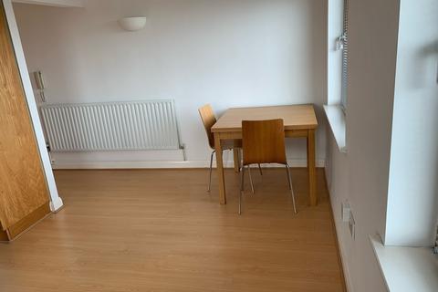 2 bedroom apartment to rent, Raleigh Square, Raleigh Street