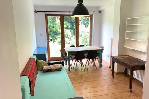 3 bedroom detached house to rent, Yarburgh Street, Whalley Range