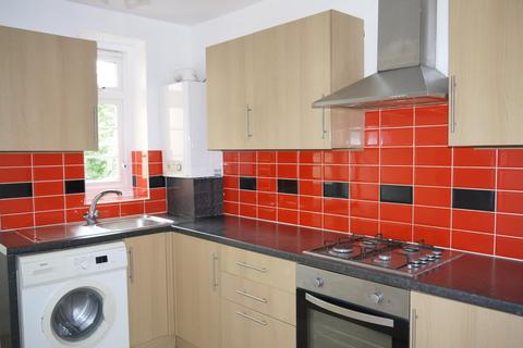 2 bedroom flat to rent, The Hollies, Bounds Green N11