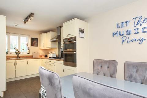4 bedroom detached house for sale, Durham Road, Pitstone