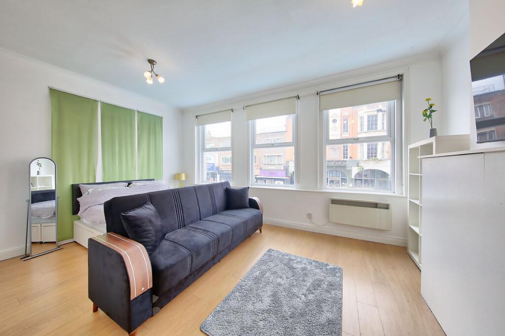 Full bedroom 2.jpg