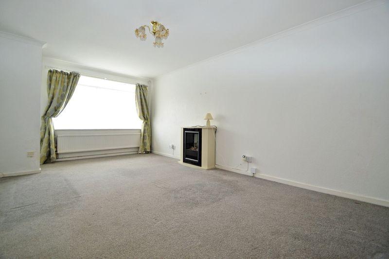 Millcross, Clevedon 2 bed bungalow £925 pcm (£213 pw)