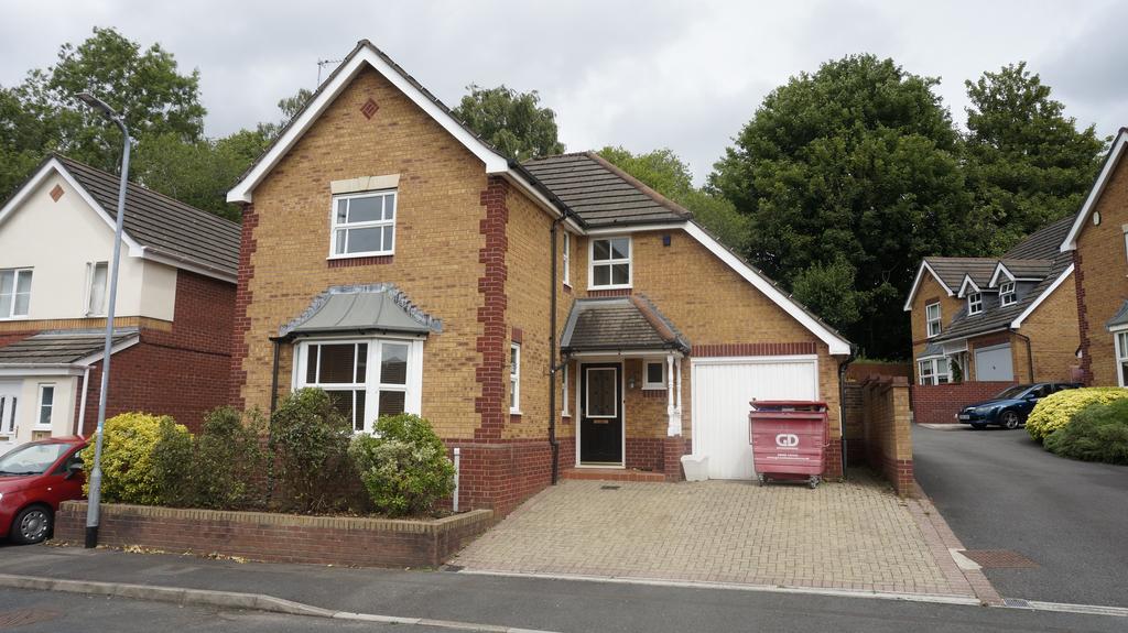 Cedar Wood Drive, Rogerstone, 4 bed detached house £1,100 pcm (£254 pw)