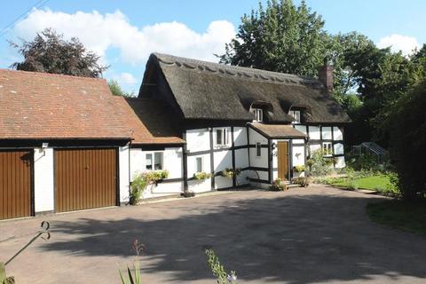 4 bedroom detached house for sale, The Moats, Coddington, Ledbury, Herefordshire, HR8 1JW