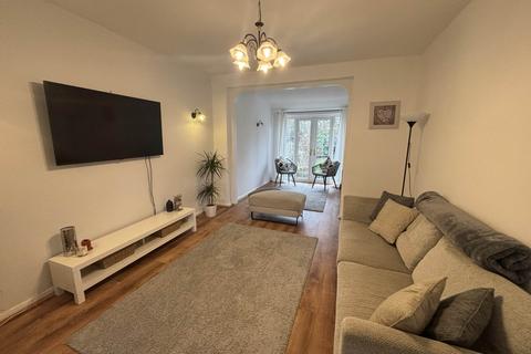 3 bedroom semi-detached house to rent, Sheepfoot Lane, Prestwich