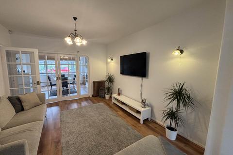 3 bedroom semi-detached house to rent, Sheepfoot Lane, Prestwich