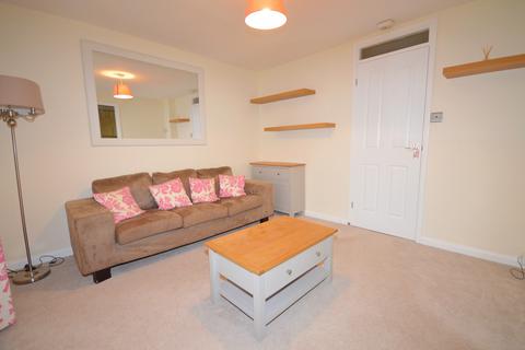 1 bedroom flat to rent, Hazelhurst Crescent, Horsham, RH12