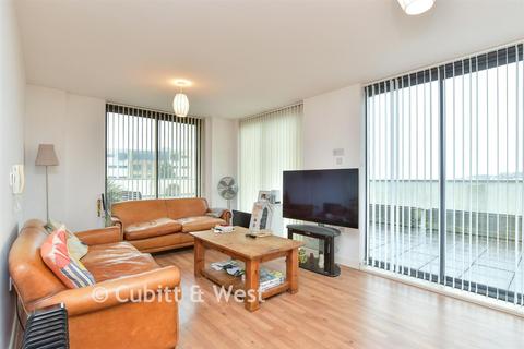2 bedroom ground floor flat for sale, Suez Way, Brighton, East Sussex