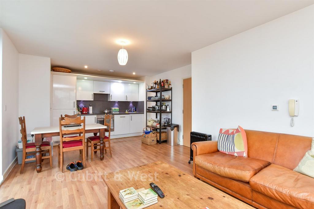 Lounge/ Kitchen