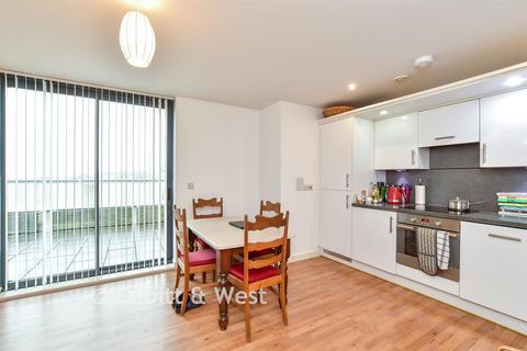 2 bedroom ground floor flat for sale, Suez Way, Brighton, East Sussex