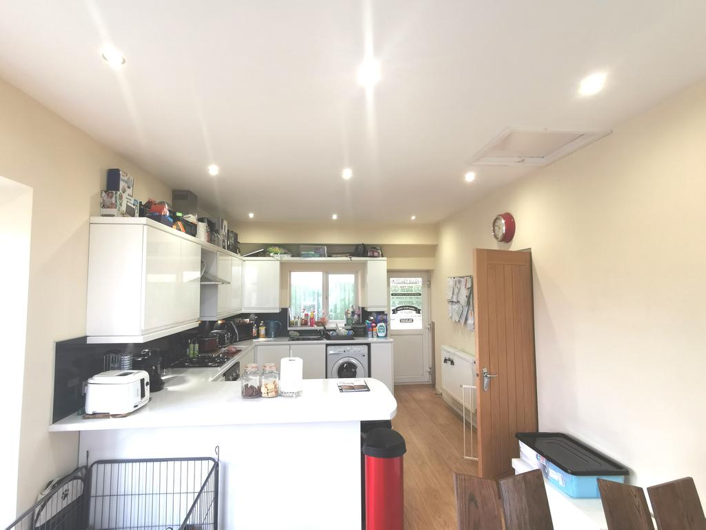 Large fitted kitchen diner