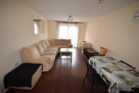 2 bedroom flat to rent, St. Lukes Court, Hatfield AL10