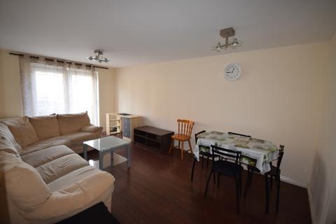 2 bedroom flat to rent, St. Lukes Court, Hatfield AL10