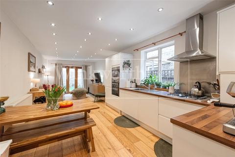 2 bedroom apartment to rent, Hartland Road, London, NW6