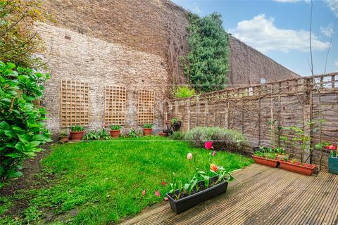 2 bedroom apartment to rent, Hartland Road, London, NW6
