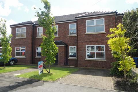 2 bedroom flat to rent, Woodhall Road, South Reddish, SK5 7QH