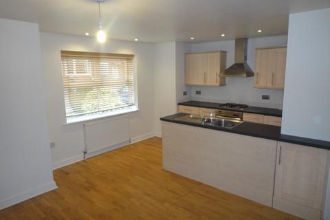 2 bedroom flat to rent, Woodhall Road, South Reddish, SK5 7QH