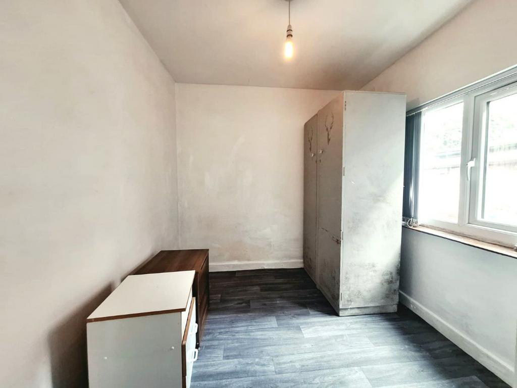 Apartment in Stockport, Greater Manchester - View 5