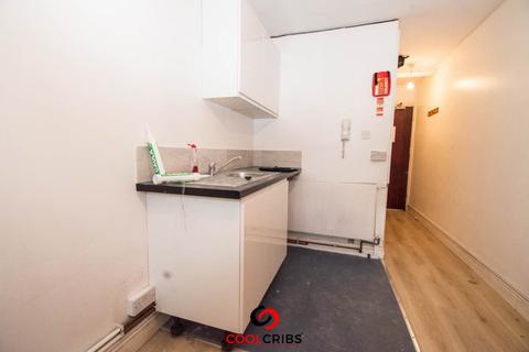 Studio to rent, Kember Street, Islington, London, N1 N1