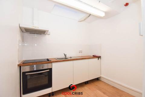 Studio to rent, Kember Street, Islington, London, N1, London  N1