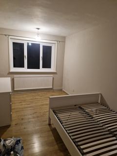 2 bedroom flat to rent, New Park Road, London SW2