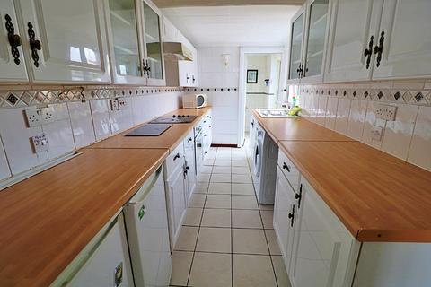 3 bedroom terraced house to rent, Dale Avenue, Heath, Cardiff, CF14