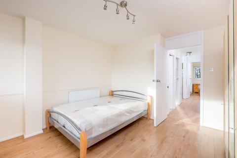 3 bedroom flat to rent, London N19