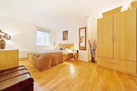 3 bedroom maisonette to rent, Finchley Road, Hampstead, London