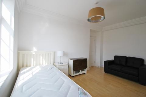 Studio to rent, Abbey Road, London NW8