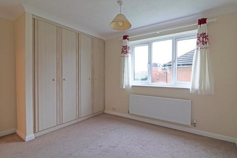 1 bedroom flat to rent, St Annes Mount, Redhill