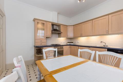 2 bedroom flat to rent, Glenfinlas Street, New Town, Edinburgh, EH3