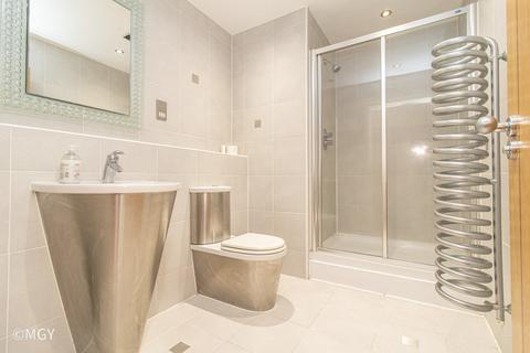 1 bedroom apartment for sale, Altolusso, Bute Terrace, Cardiff