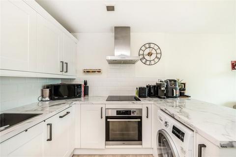 2 bedroom flat for sale, St. George Wharf, London SW8