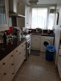 1 bedroom in a flat share to rent, ADAIR ROAD, LADBROKE GROVE, NORTH KENSINGTON, LONDON W10