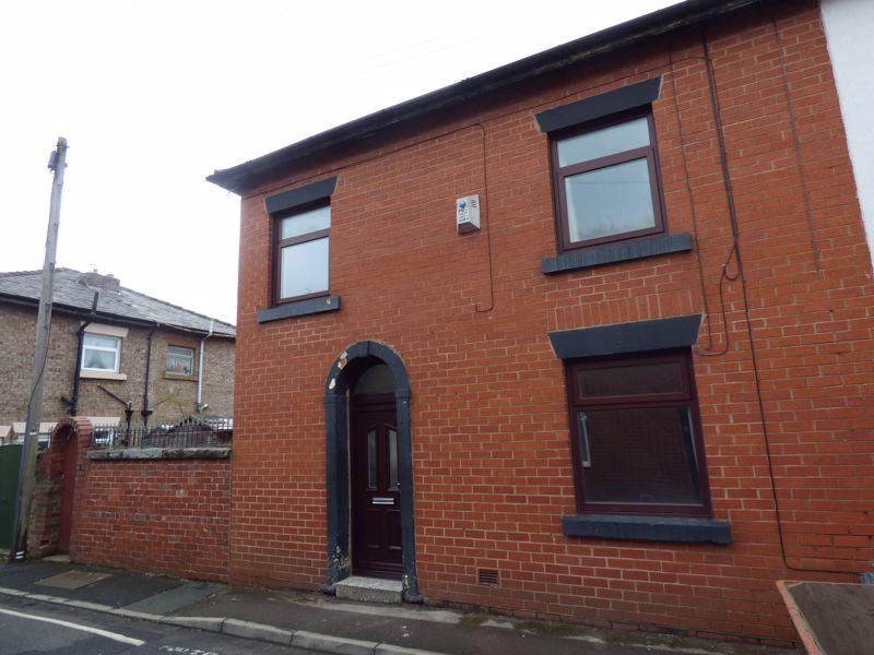 Darlington Street, Coppull, PR7 5AB 2 bed terraced house £525 pcm (£