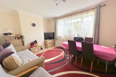 2 bedroom semi-detached house to rent, Briar Close, Putteridge, Luton, LU2 8EA