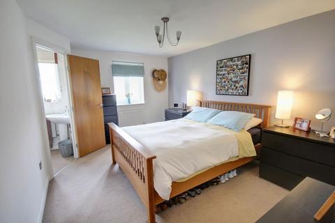 5 bedroom terraced house to rent, Fleming Way, Exeter