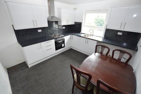 3 bedroom flat to rent, Links Street, Kirkcaldy, KY1
