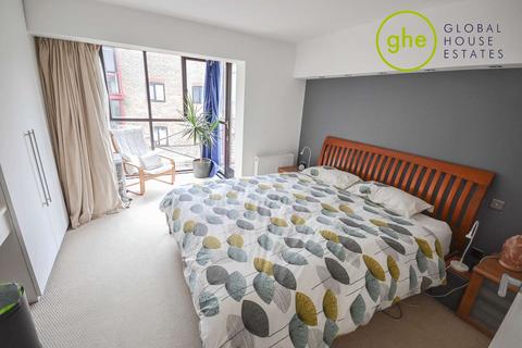 2 bedroom flat to rent, Lancaster Drive, Canary Wharf, London