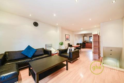 2 bedroom flat to rent, Lancaster Drive, Canary Wharf, London