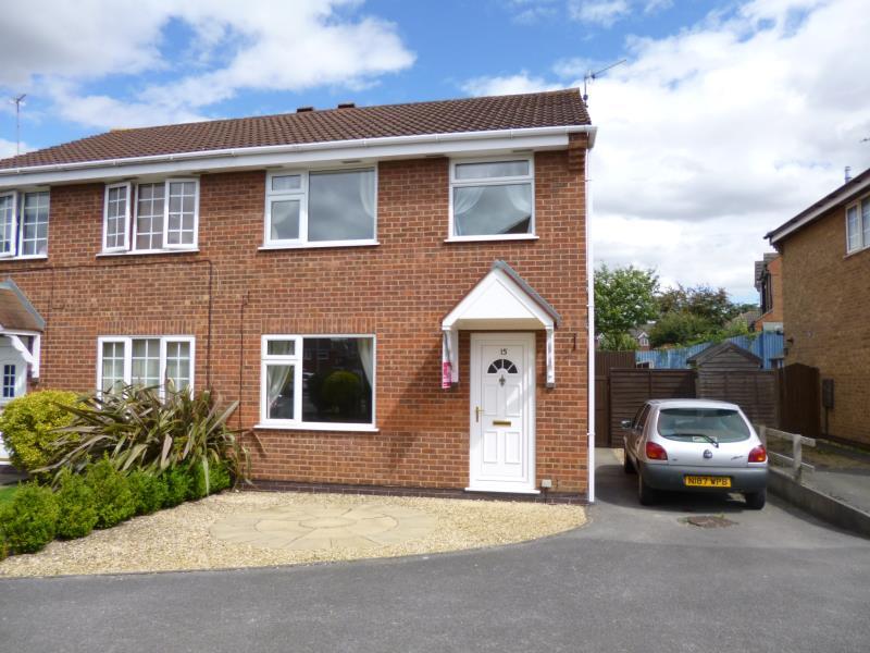 Lindrick Close, Lincs NG31 3 bed semidetached house £800 pcm (£185 pw)