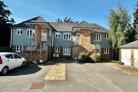 2 bedroom apartment for sale, Holm Oaks, South Street, Lymington, SO41